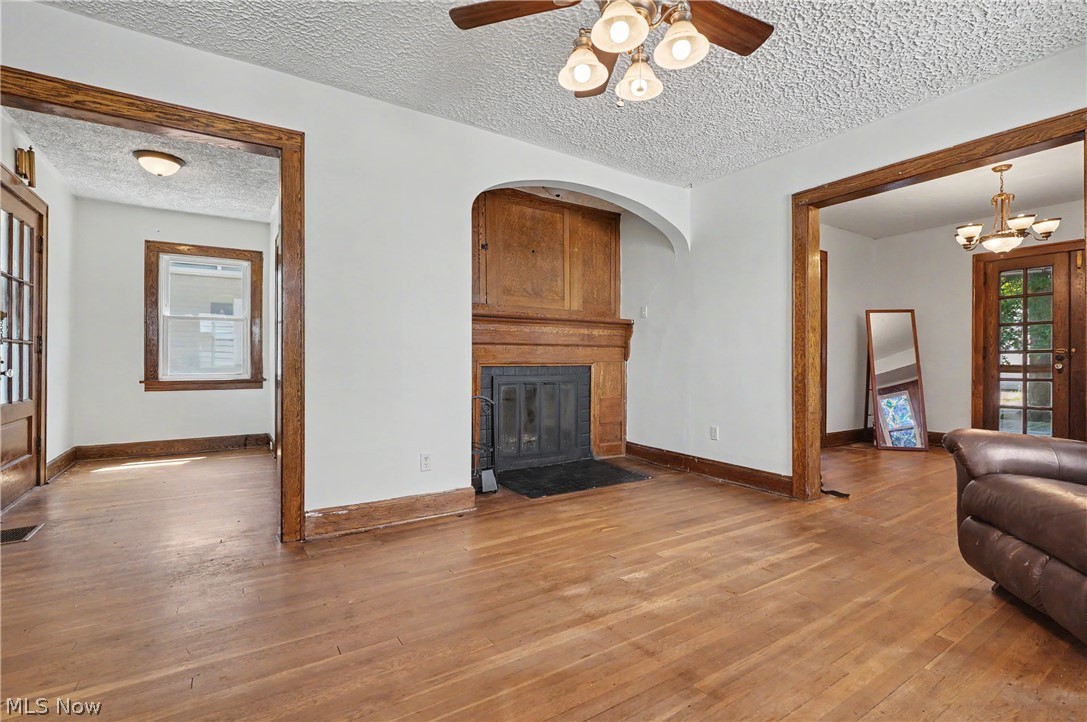 326 S Firestone Boulevard Property Photo 7