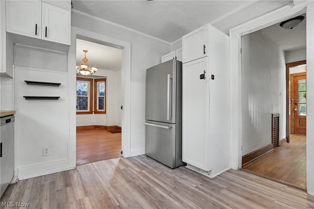 326 S Firestone Boulevard Property Photo 11