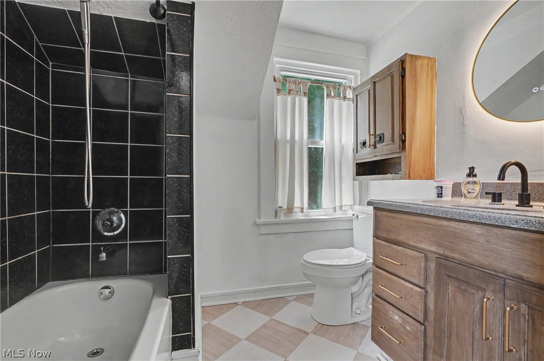 326 S Firestone Boulevard Property Photo 13