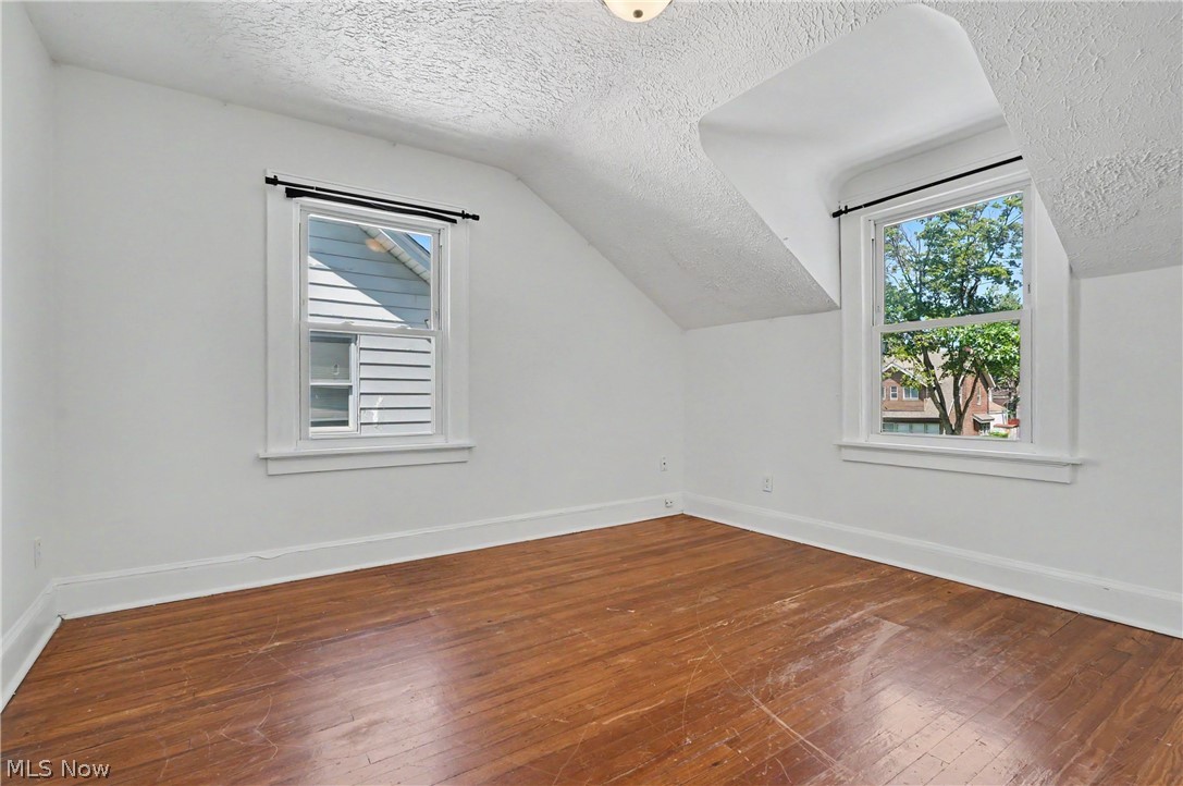 326 S Firestone Boulevard Property Photo 17