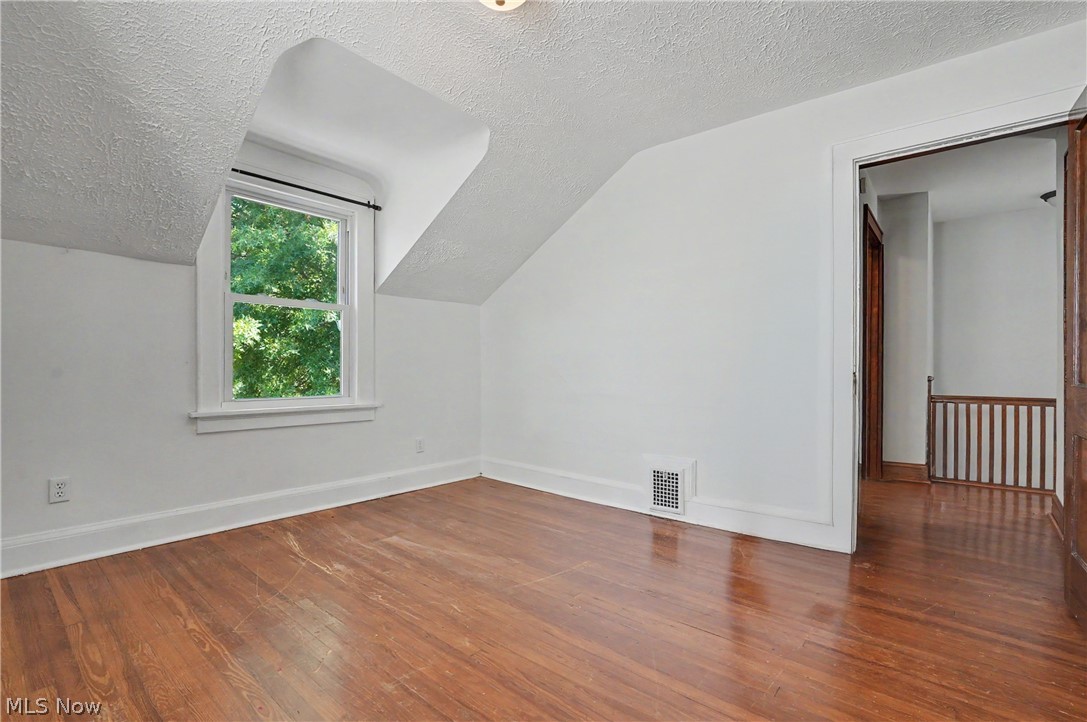 326 S Firestone Boulevard Property Photo 18