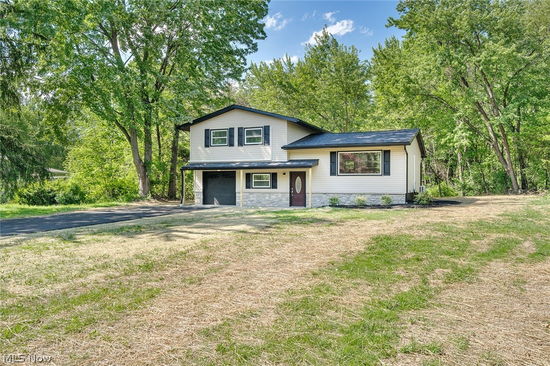 6967 Tamarack Drive Property Photo 5
