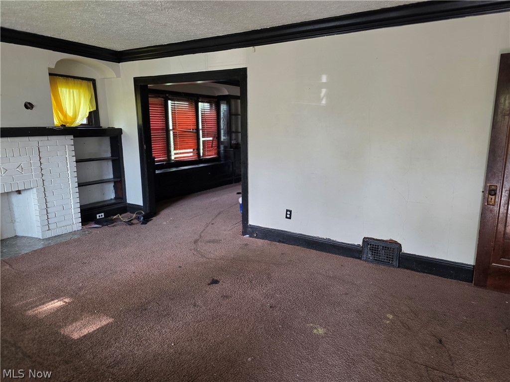 3847 E 146th Street Property Photo 2