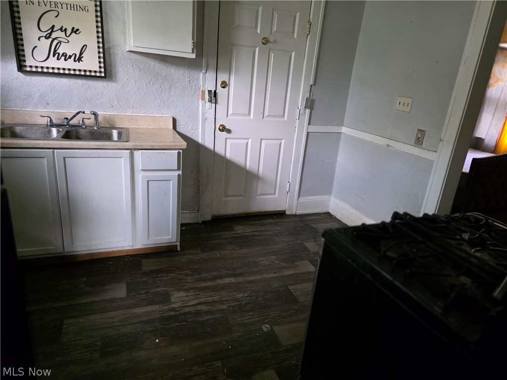 3847 E 146th Street Property Photo 4