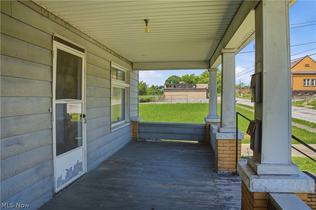 33 E Earle Avenue Property Photo 4