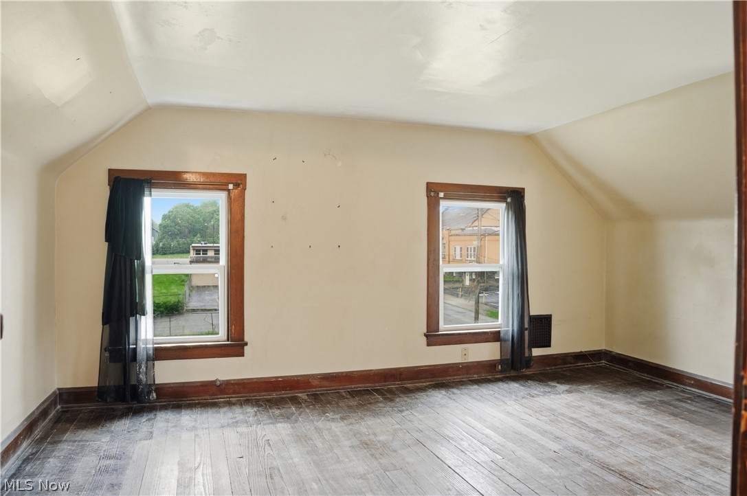 33 E Earle Avenue Property Photo 19