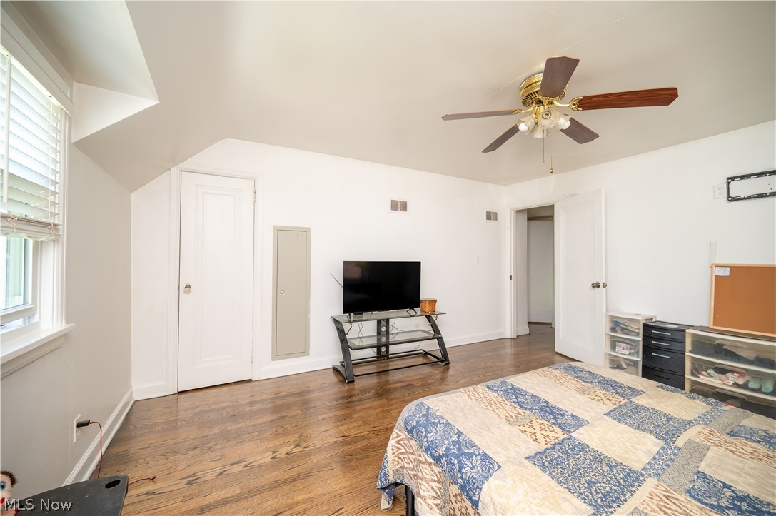 1842 Coronado Avenue Property Photo 24