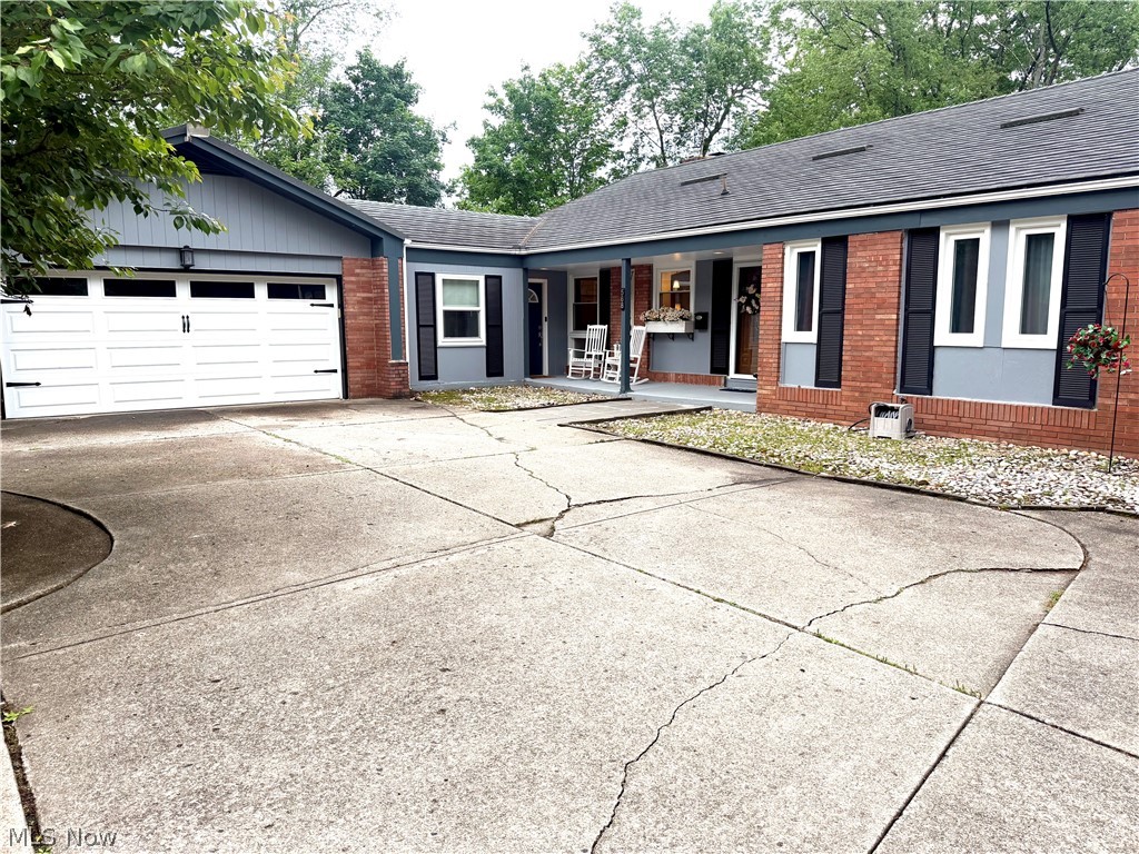 568 Northlawn Drive Property Photo 3