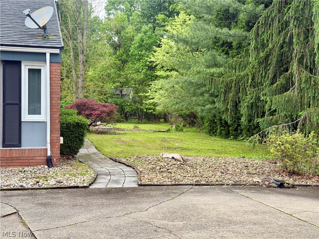 568 Northlawn Drive Property Photo 6