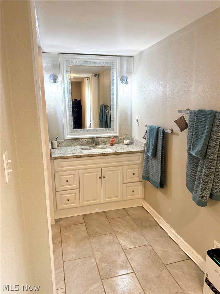 568 Northlawn Drive Property Photo 33