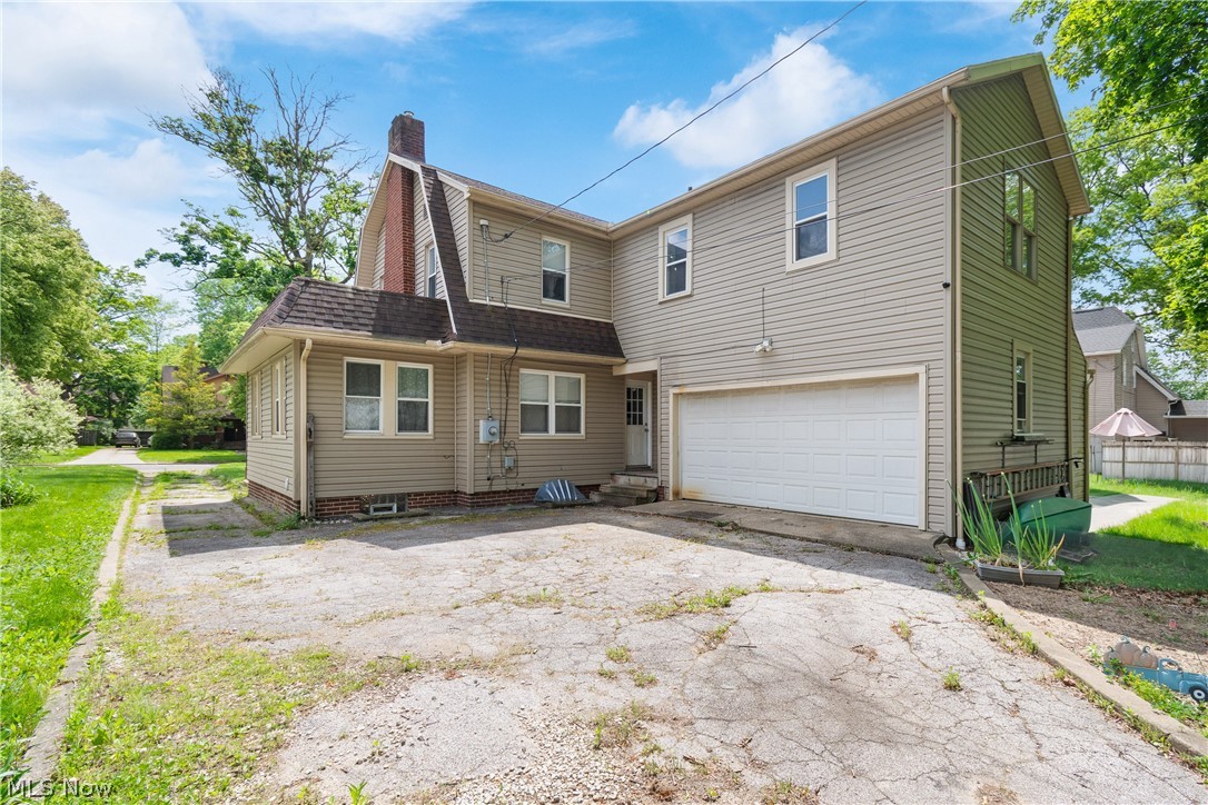 1359 Delia Avenue Property Photo 2