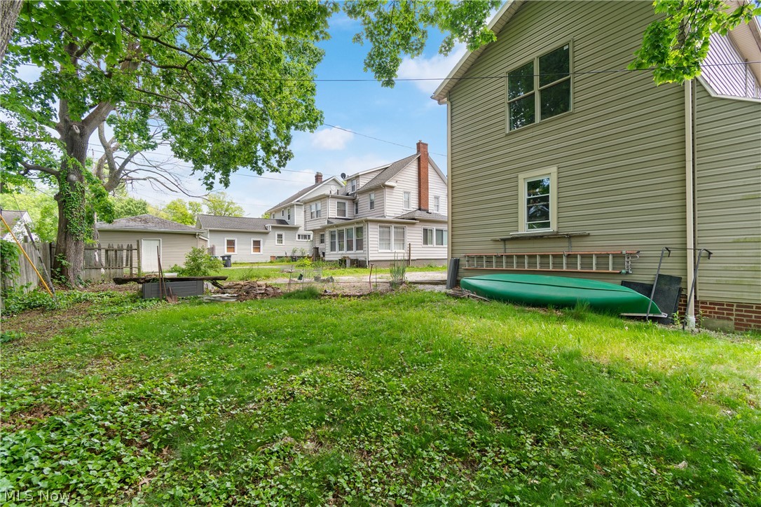1359 Delia Avenue Property Photo 3