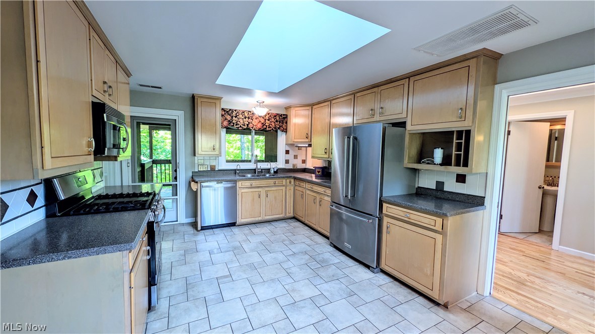 6409 Old Wood Road Property Photo 14