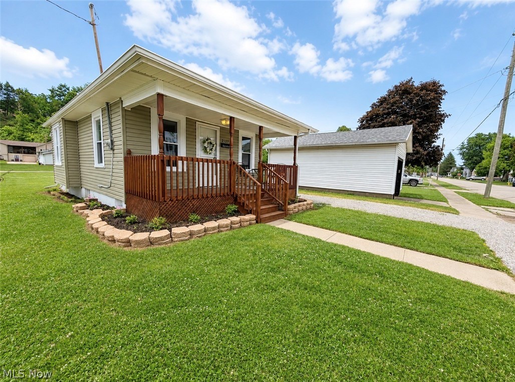 2127 Hoge Avenue Property Photo 2
