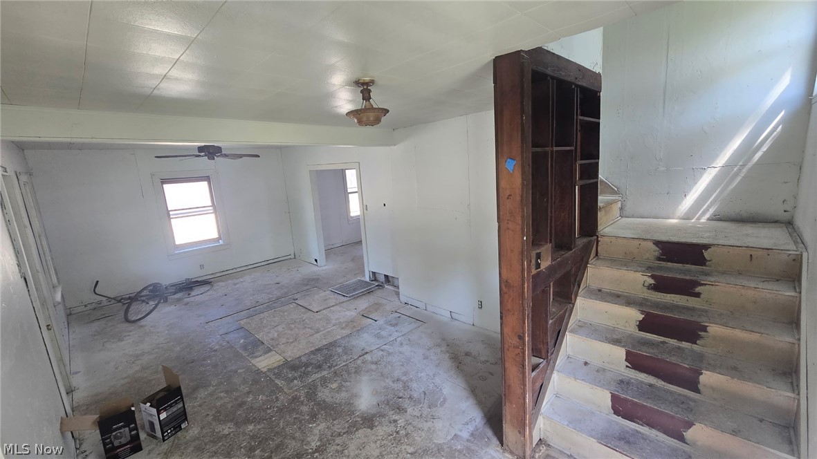 4729 Prospect Street E Property Photo 2