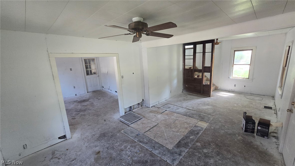 4729 Prospect Street E Property Photo 4