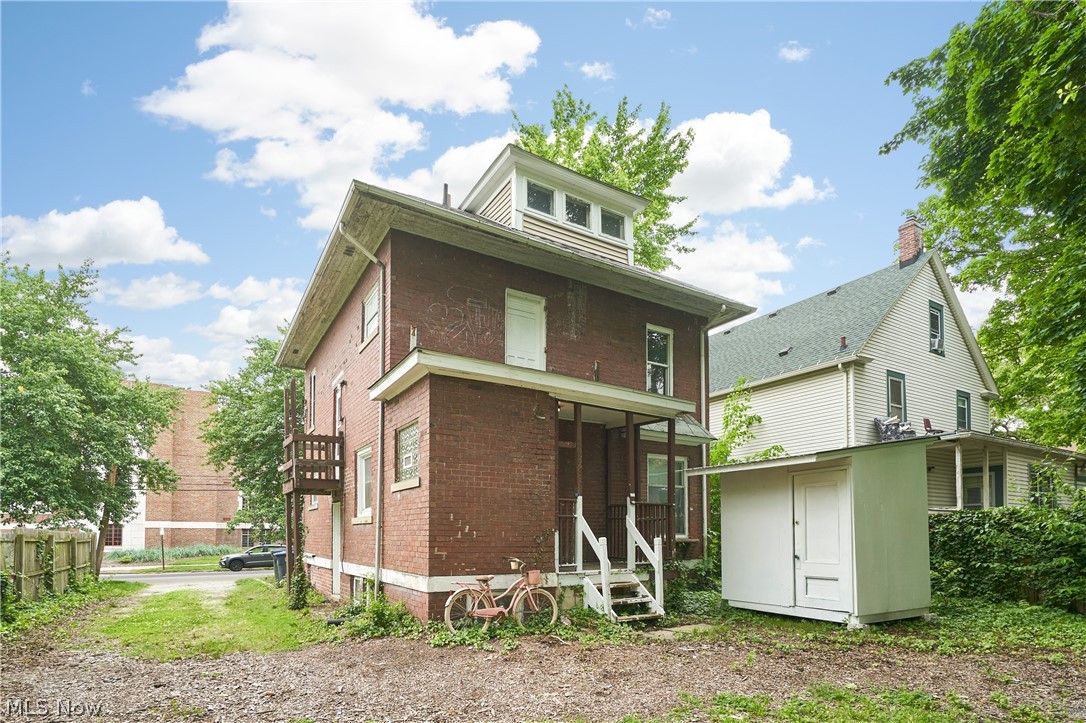 227 S Balch Street Property Photo 3