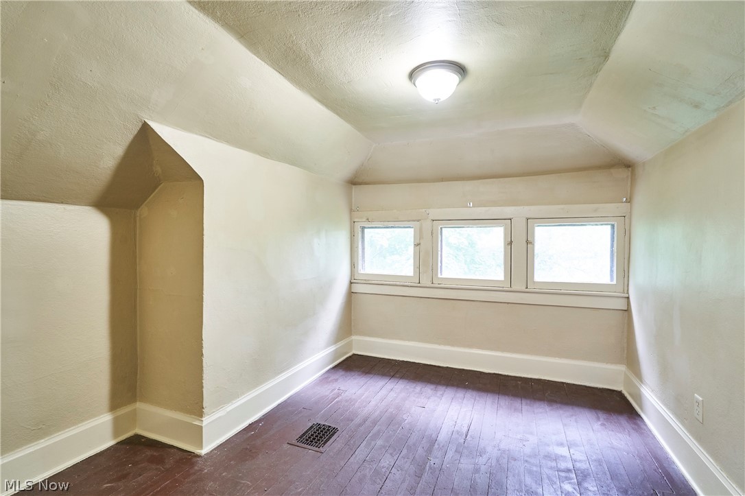 227 S Balch Street Property Photo 22