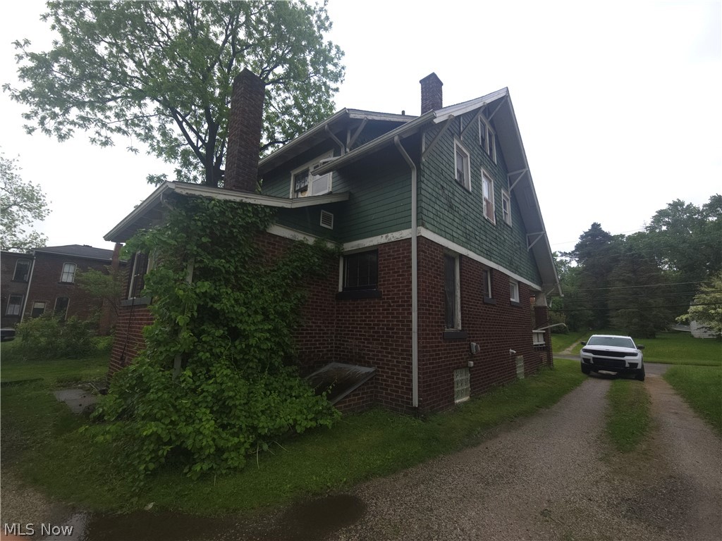 105 W Ely Street Property Photo 4