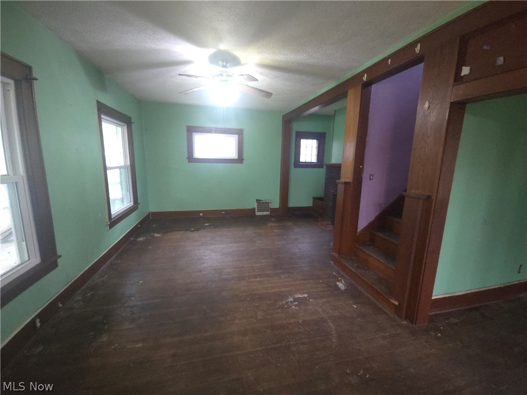 105 W Ely Street Property Photo 6