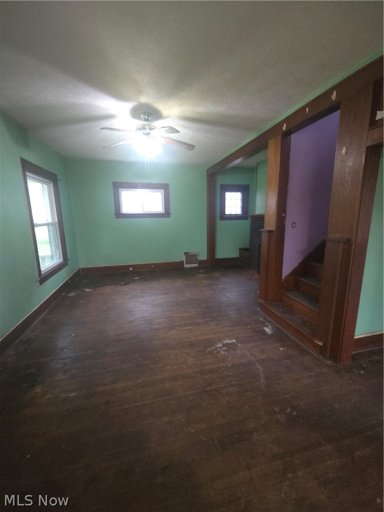 105 W Ely Street Property Photo 8