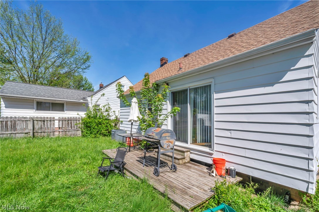 15812 Grant Avenue Property Photo 5
