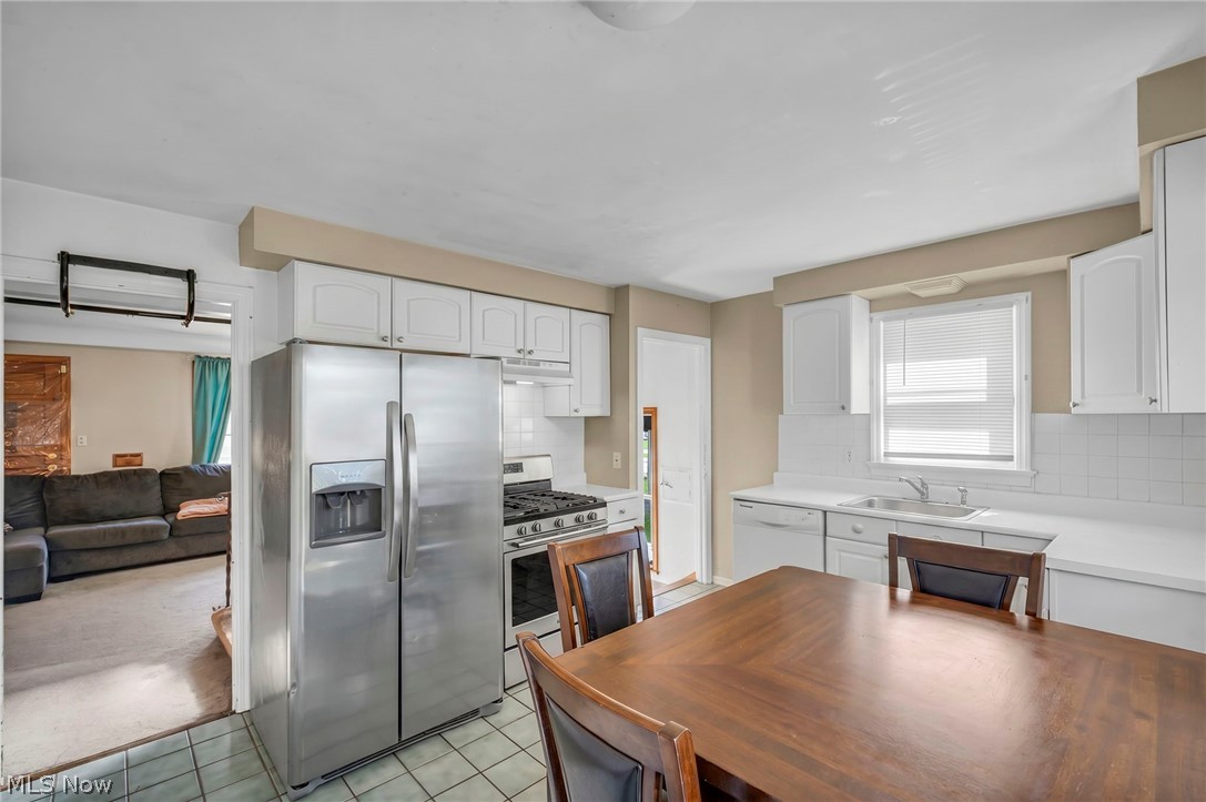 15812 Grant Avenue Property Photo 8