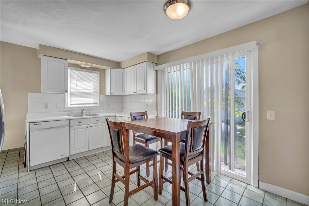15812 Grant Avenue Property Photo 11