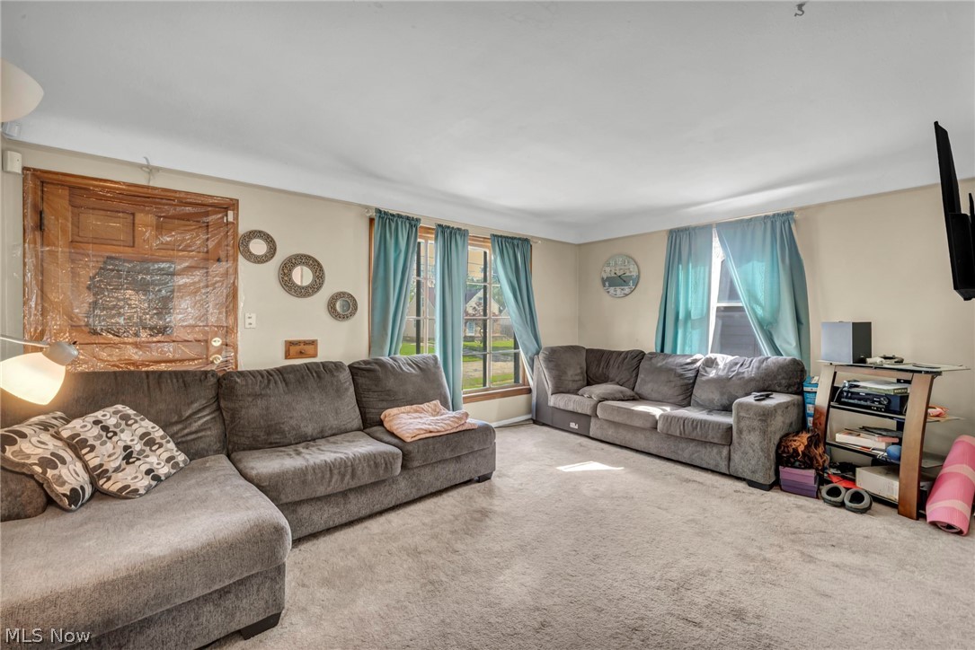 15812 Grant Avenue Property Photo 12