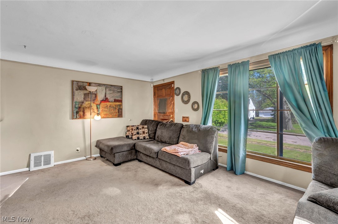 15812 Grant Avenue Property Photo 13