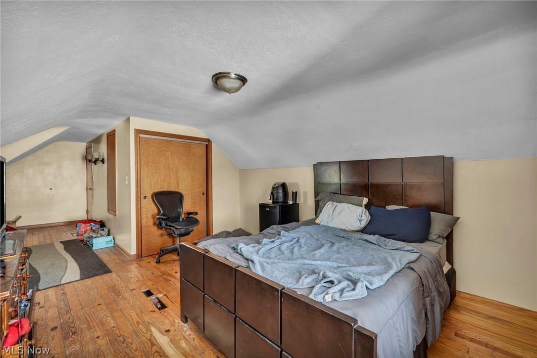 15812 Grant Avenue Property Photo 15
