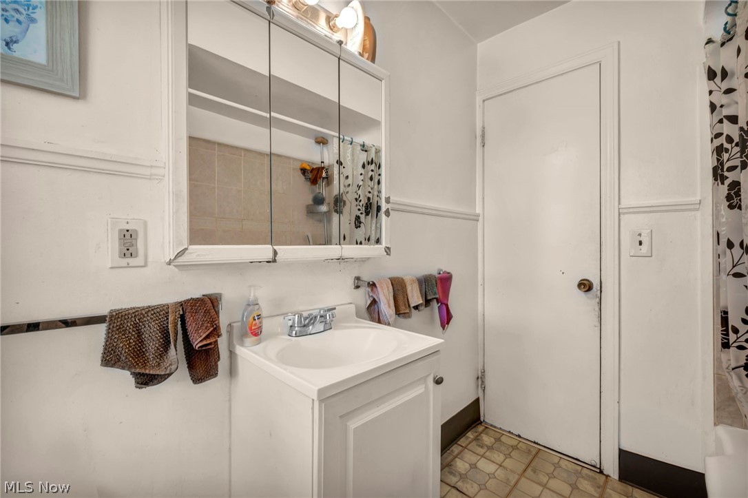15812 Grant Avenue Property Photo 29
