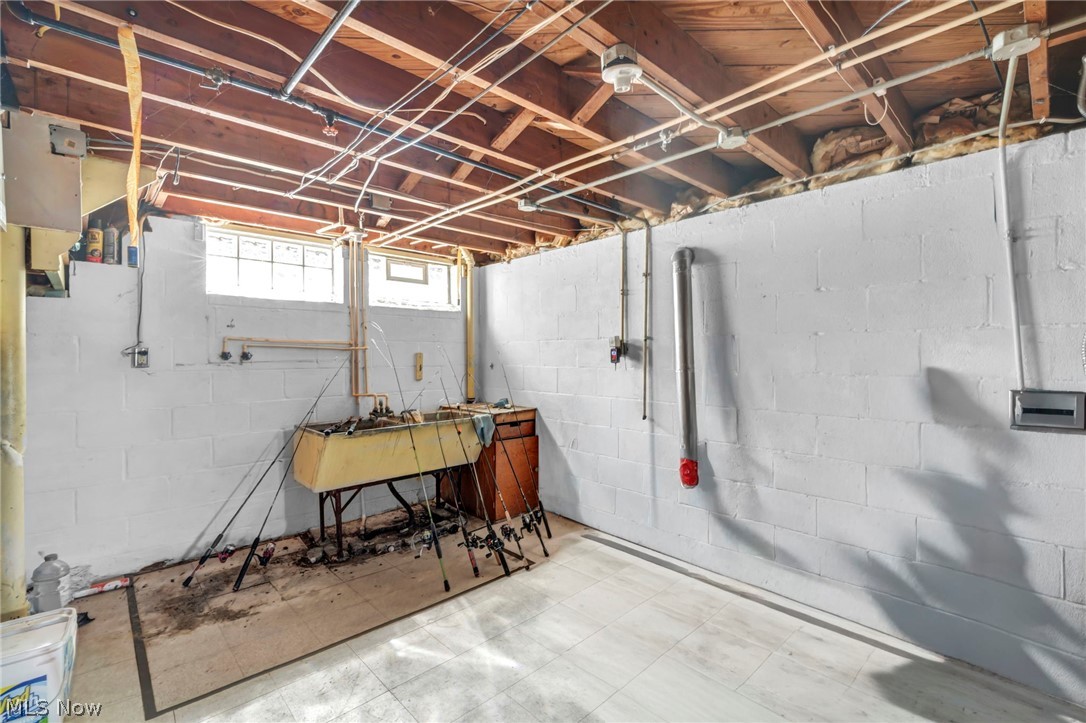 15812 Grant Avenue Property Photo 31