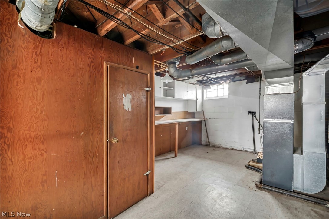 15812 Grant Avenue Property Photo 32
