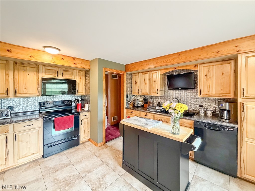 761 Della Drive Property Photo 16