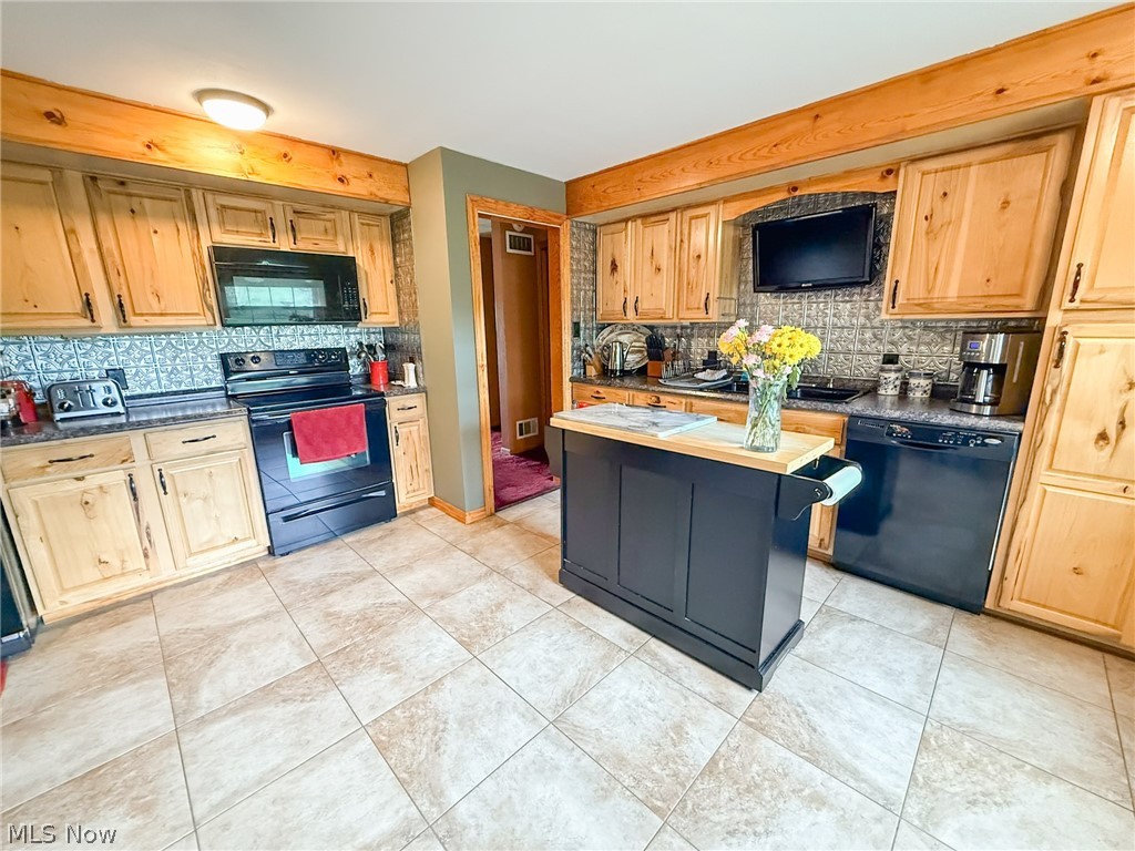 761 Della Drive Property Photo 18