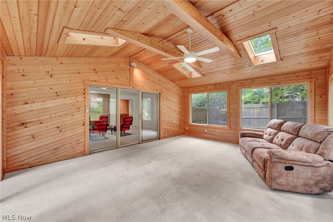 3379 S Smith Road Property Photo 5