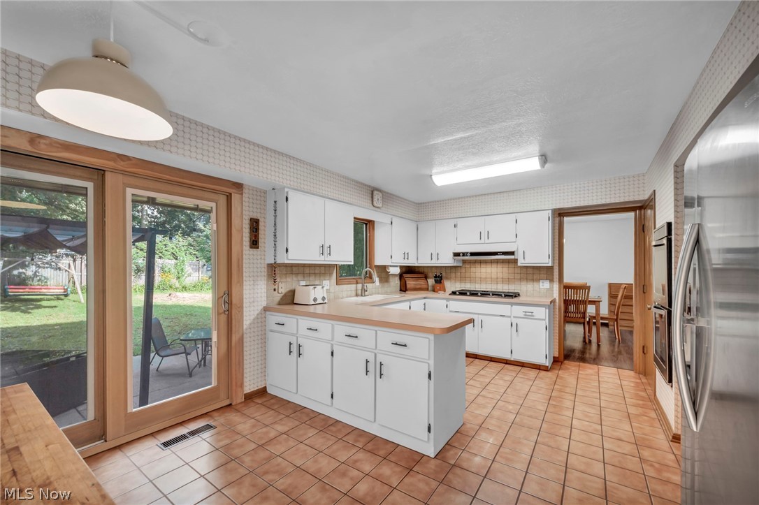 3379 S Smith Road Property Photo 6