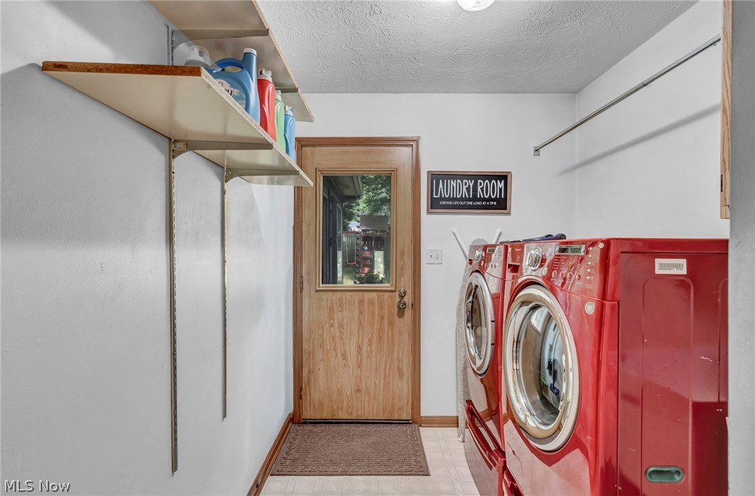 3379 S Smith Road Property Photo 8