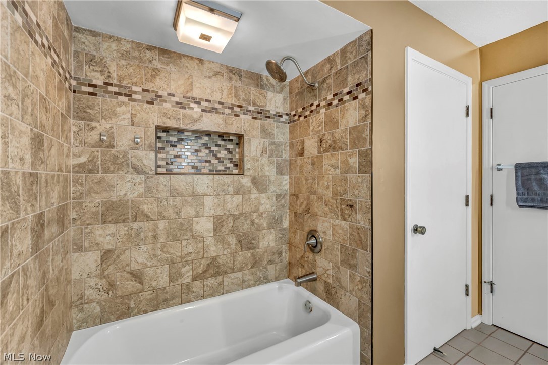 3379 S Smith Road Property Photo 13
