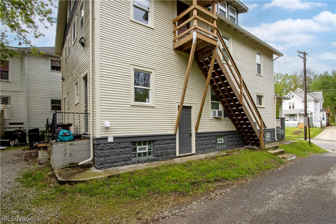 377 S Main Street Property Photo 2