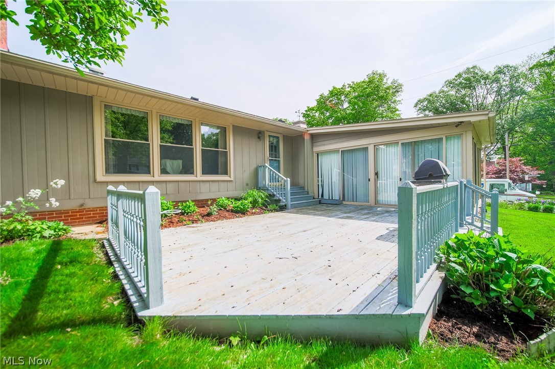 353 Hillcrest Drive Property Photo 4
