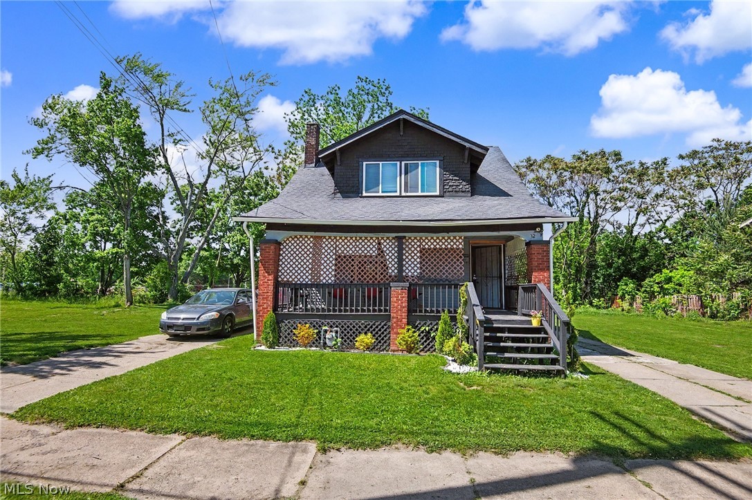 32 E Avondale Avenue Property Photo 1