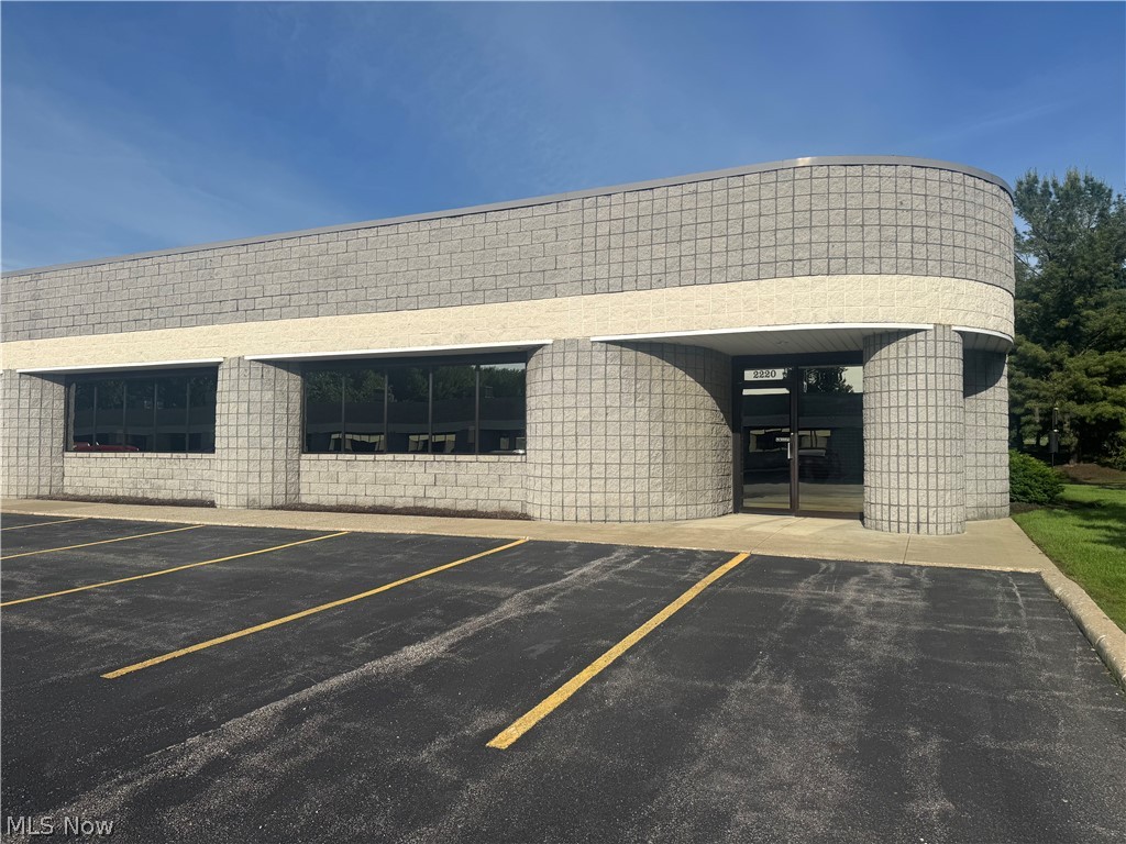 2220 E Enterprise Parkway