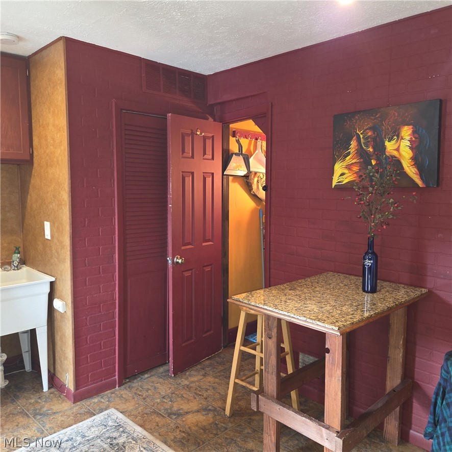 5975 Glenway Drive A Property Photo 14