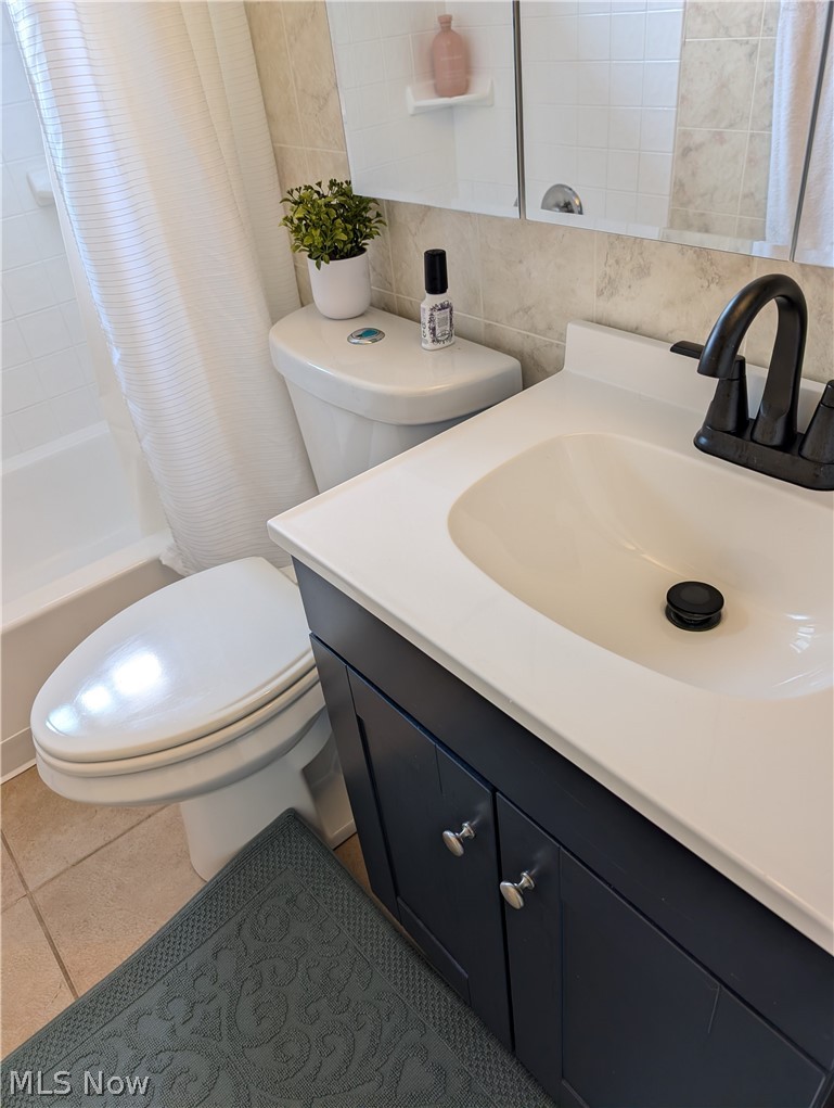 5975 Glenway Drive A Property Photo 26
