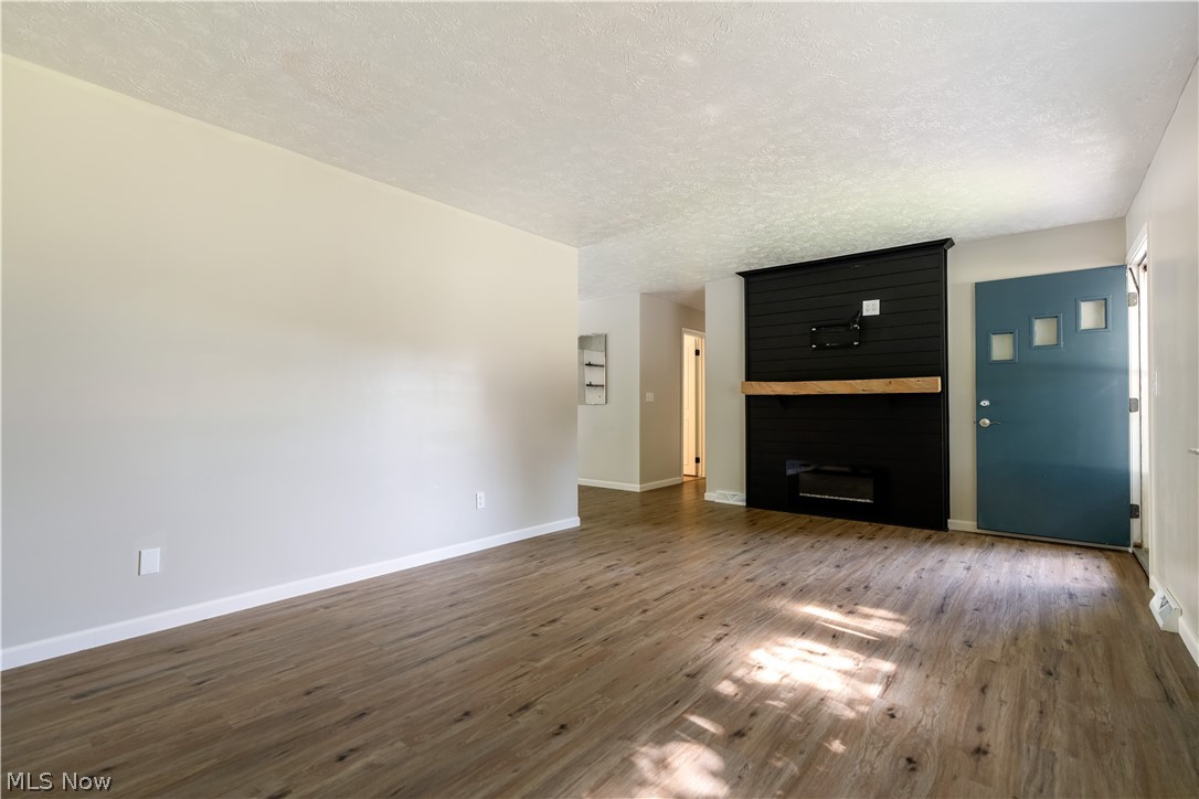 2992 Walbridge Drive Property Photo 4
