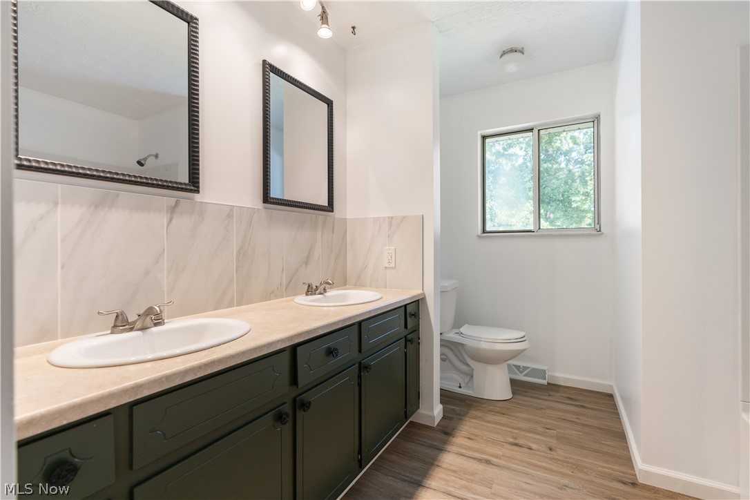 2992 Walbridge Drive Property Photo 14