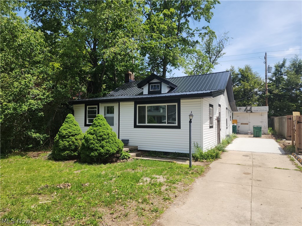 6247 Seneca Road Property Photo 1
