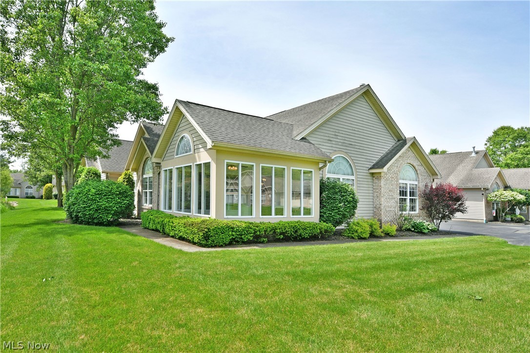 1103 Willow Brook Drive Ne Property Photo 1
